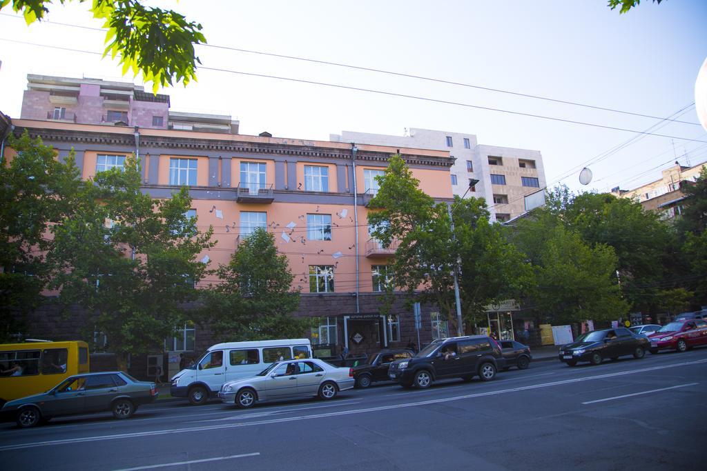 City Centre Apartments By Picnic Jerevan Buitenkant foto