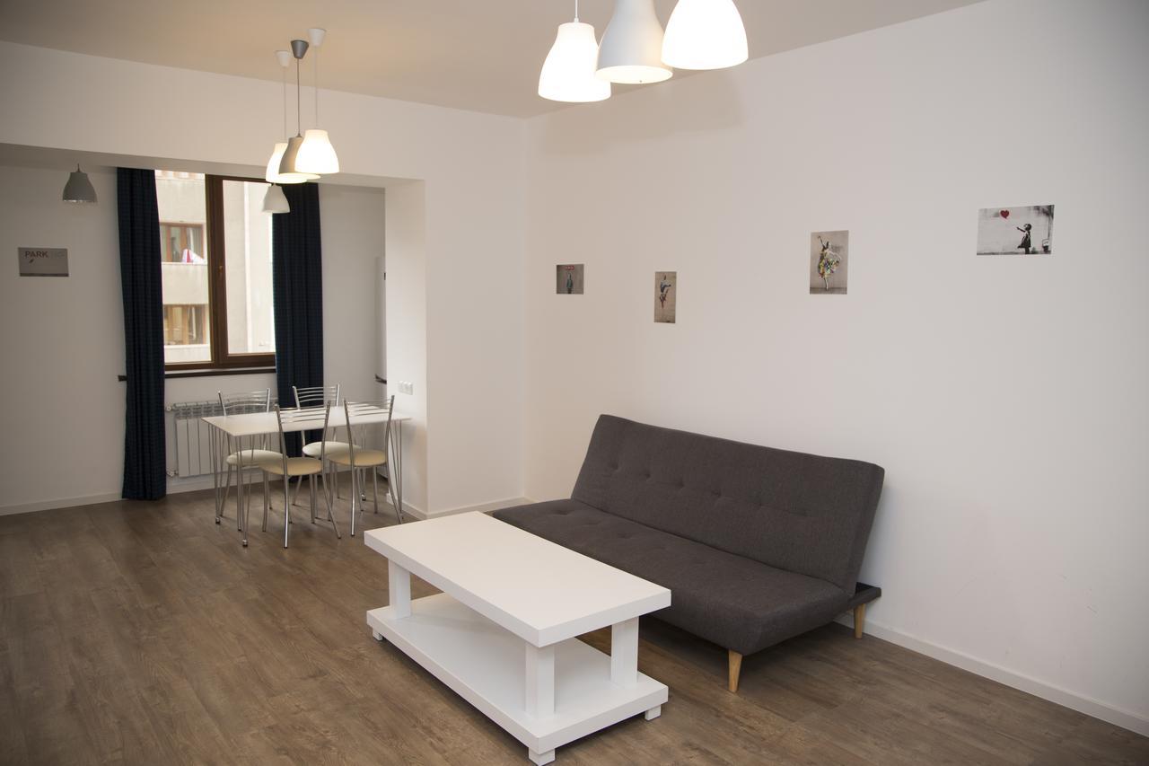 City Centre Apartments By Picnic Jerevan Buitenkant foto
