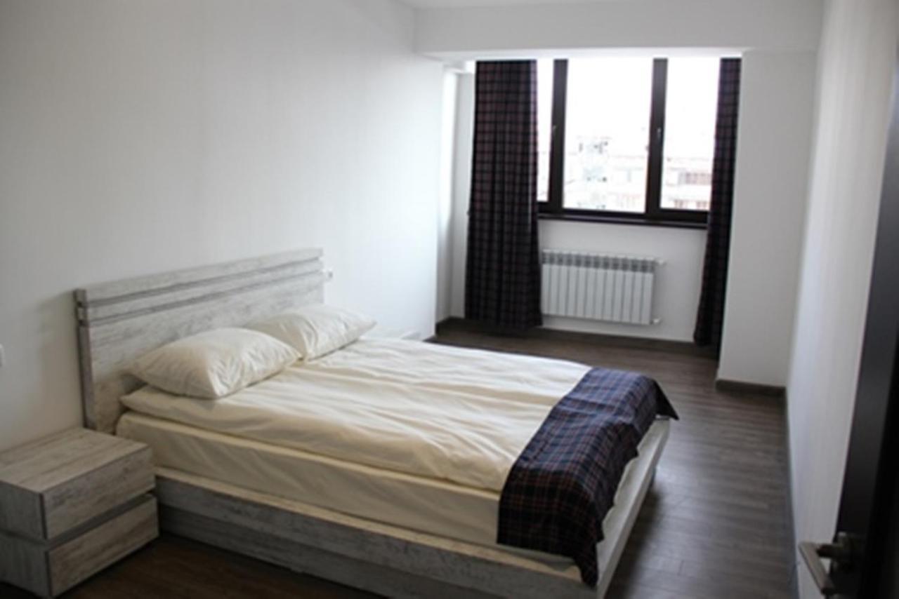 City Centre Apartments By Picnic Jerevan Buitenkant foto